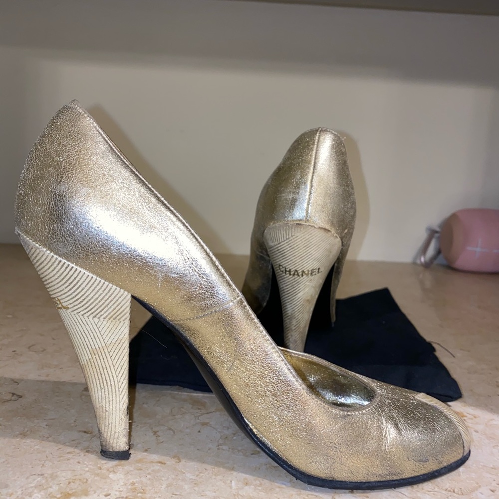 100 Authentic Chanel Gold Shoes / Pumps Gem